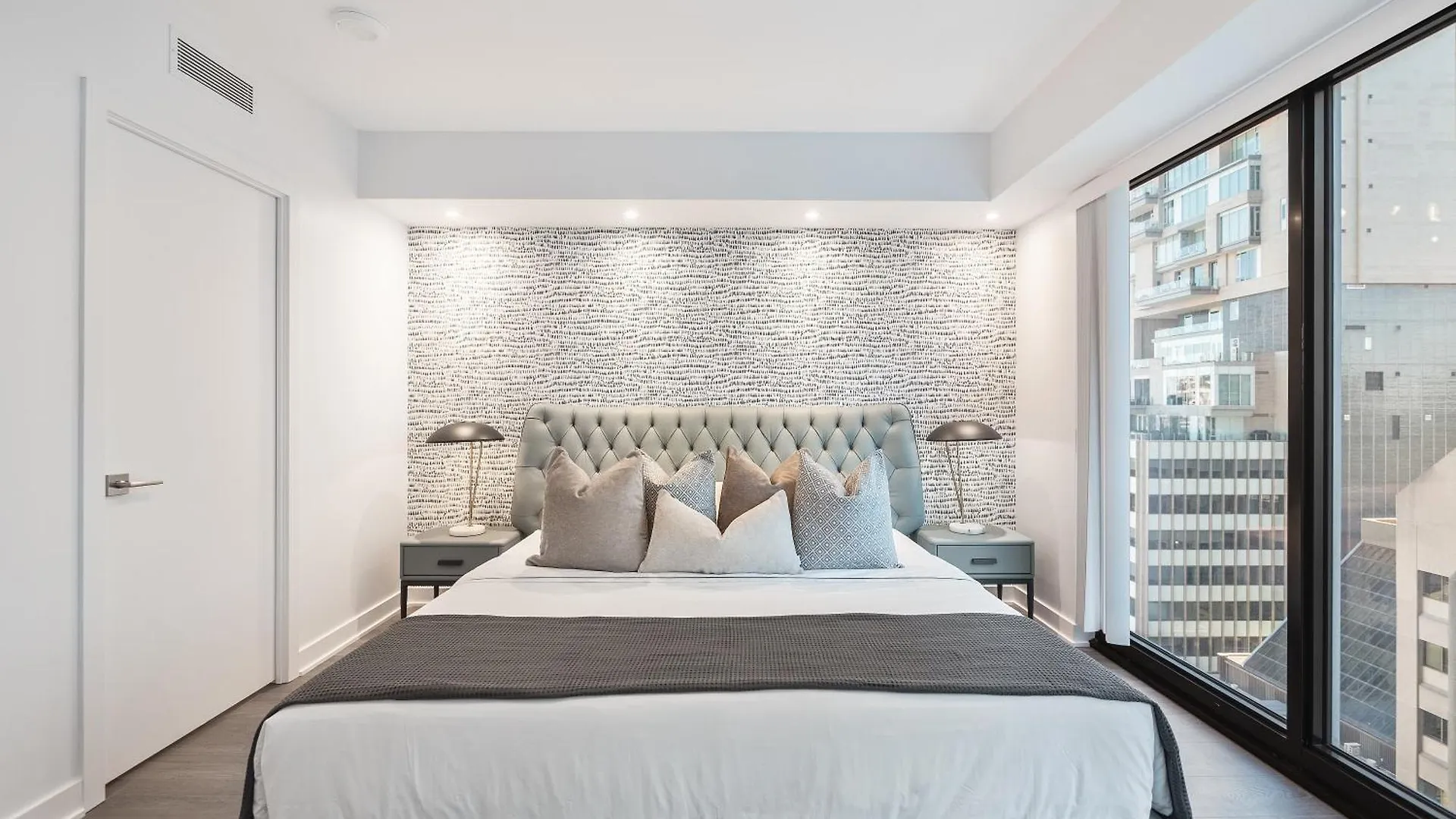 The Estate - Yorkville Toronto 0*,  Kanada