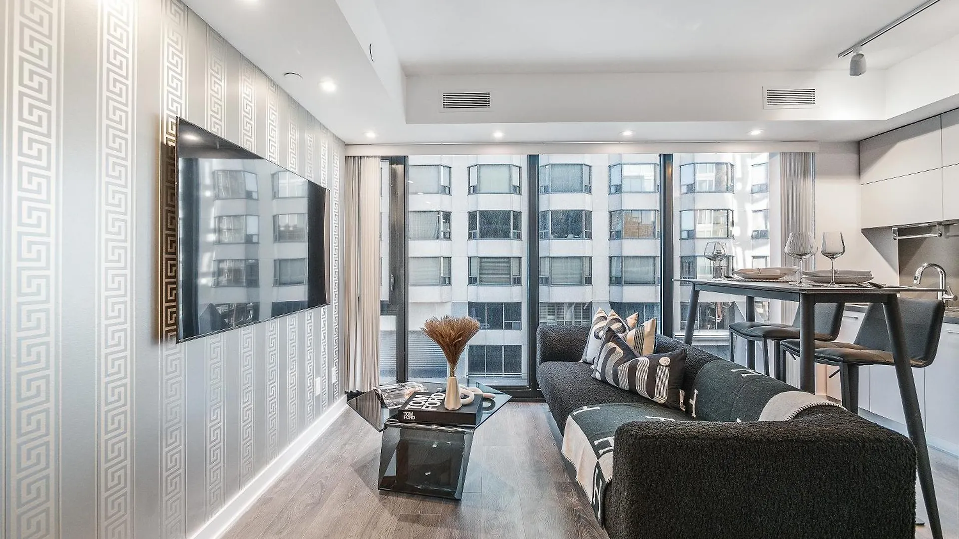 The Estate - Yorkville Toronto 0*,  Kanada