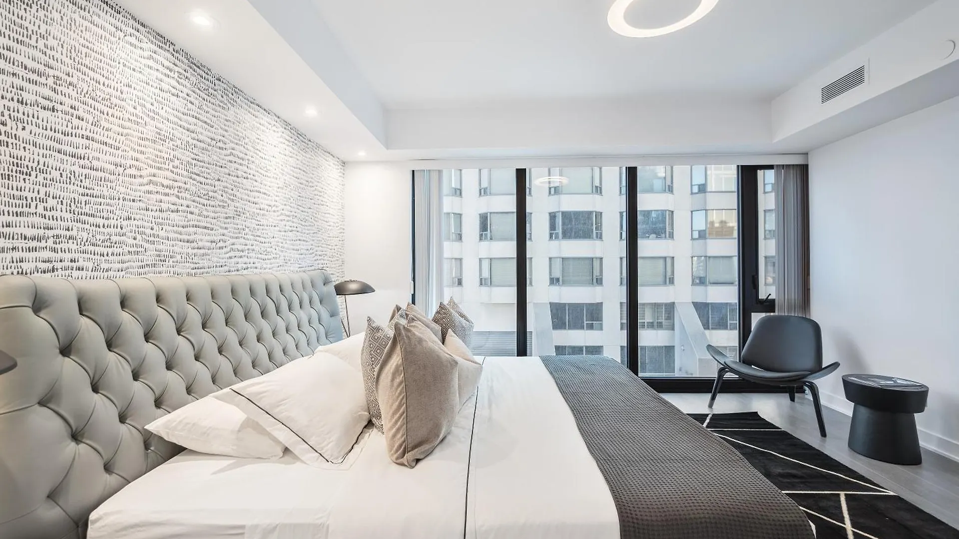 Apartment The Estate - Yorkville Toronto